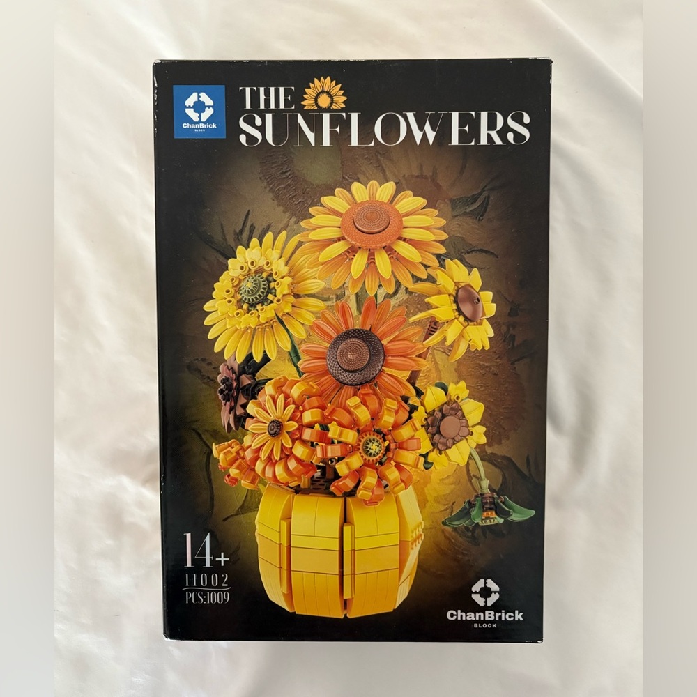 NEW Sunflower Building Blocks Set - 1009 pcs - 14+